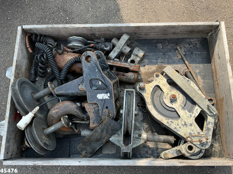 Tractor unit Scania G 480 HMF 85 Tonmeter laadkraan + Fly-Jib: picture 13