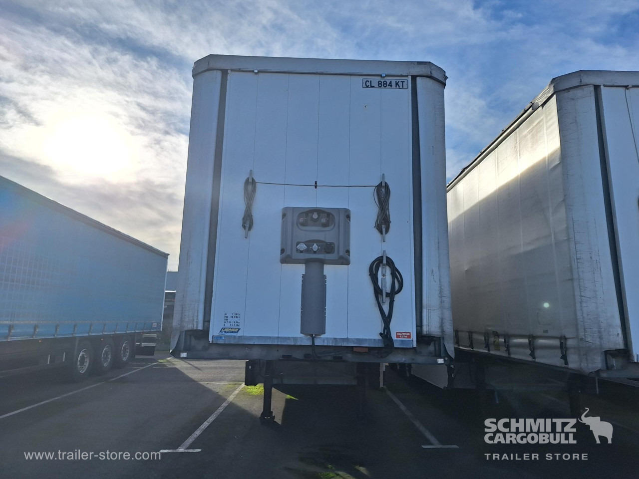 FRUEHAUF Curtainsider Standard Taillift - Curtainsider semi-trailer: picture 2 FRUEHAUF Curtainsider Standard Taillift - Curtainsider semi-trailer: picture 2