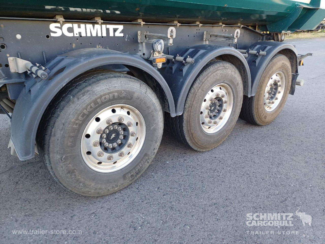 SCHMITZ Auflieger Kipper Stahlrundmulde 24m³ - Tipper semi-trailer: picture 3 SCHMITZ Auflieger Kipper Stahlrundmulde 24m³ - Tipper semi-trailer: picture 3