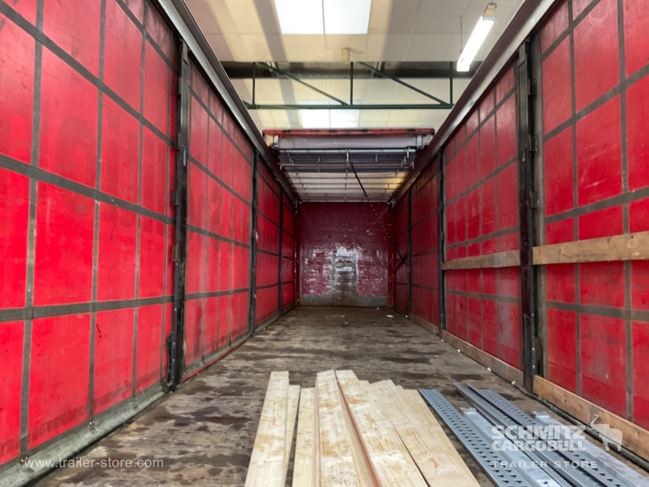 Curtainsider Standard Forklift holder - Curtainsider semi-trailer: picture 5 Curtainsider Standard Forklift holder - Curtainsider semi-trailer: picture 5