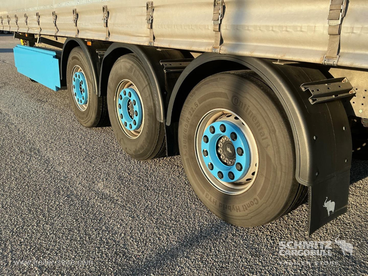 SCHMITZ Curtainsider Standard - Curtainsider semi-trailer: picture 3 SCHMITZ Curtainsider Standard - Curtainsider semi-trailer: picture 3