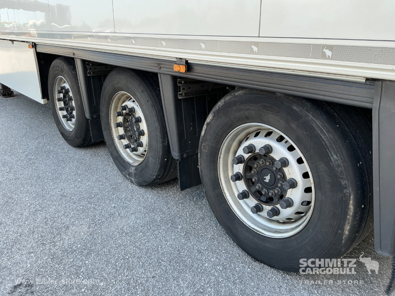 SCHMITZ Reefer Meat hanging system - Isothermal semi-trailer: picture 5 SCHMITZ Reefer Meat hanging system - Isothermal semi-trailer: picture 5