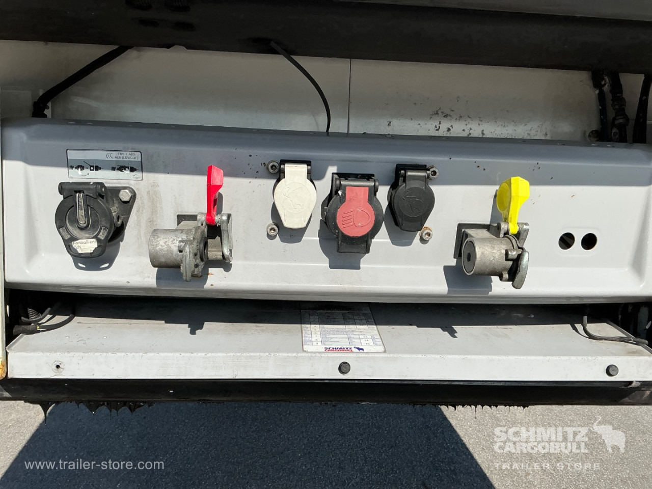 SCHMITZ Reefer Multitemp Double deck - Isothermal semi-trailer: picture 4 SCHMITZ Reefer Multitemp Double deck - Isothermal semi-trailer: picture 4