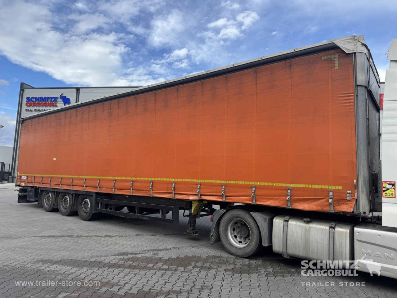 SCHMITZ Curtainsider Mega - Curtainsider semi-trailer: picture 1 SCHMITZ Curtainsider Mega - Curtainsider semi-trailer: picture 1