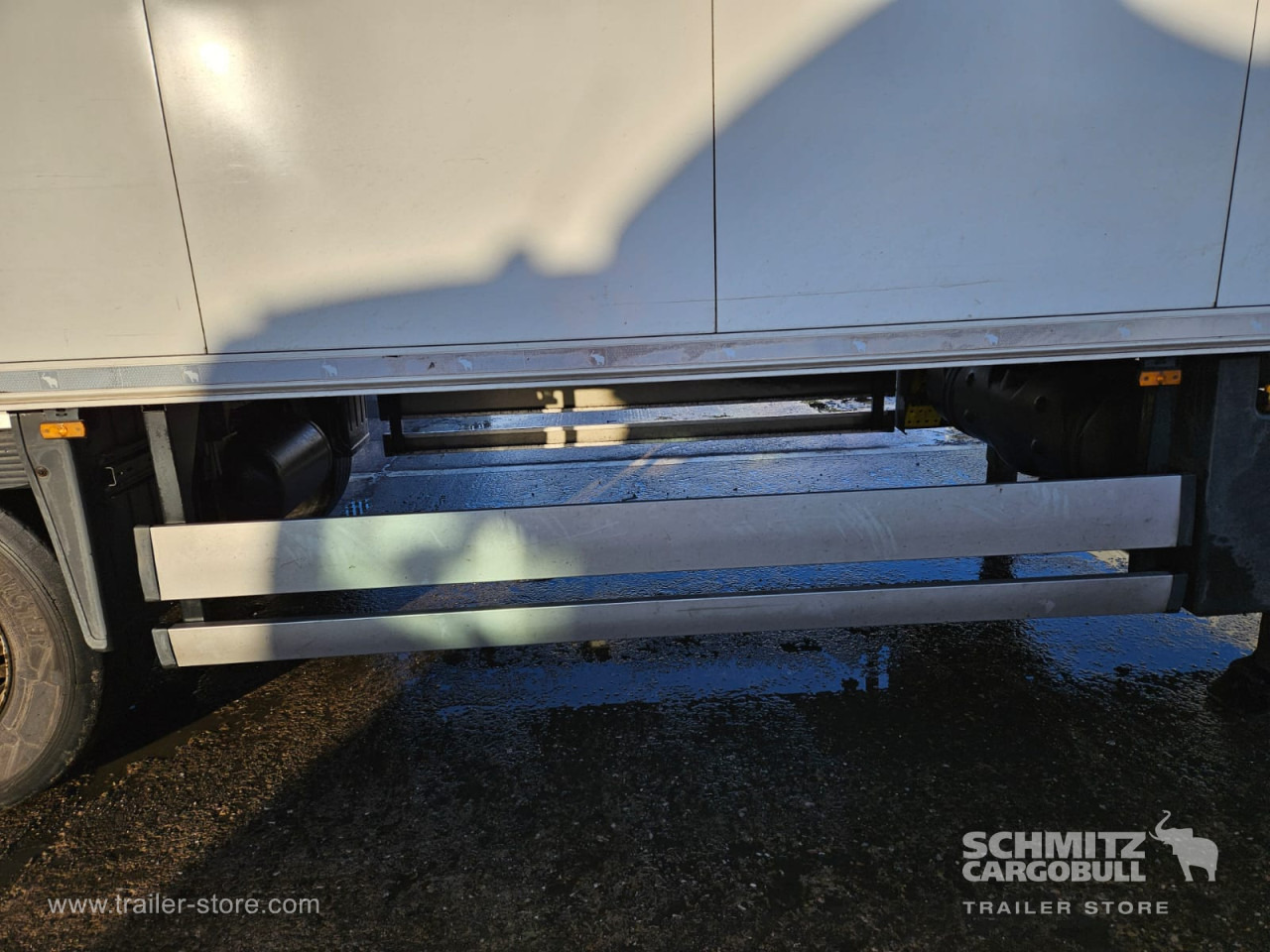 Isothermal semi-trailer SCHMITZ Reefer Multitemp: picture 6