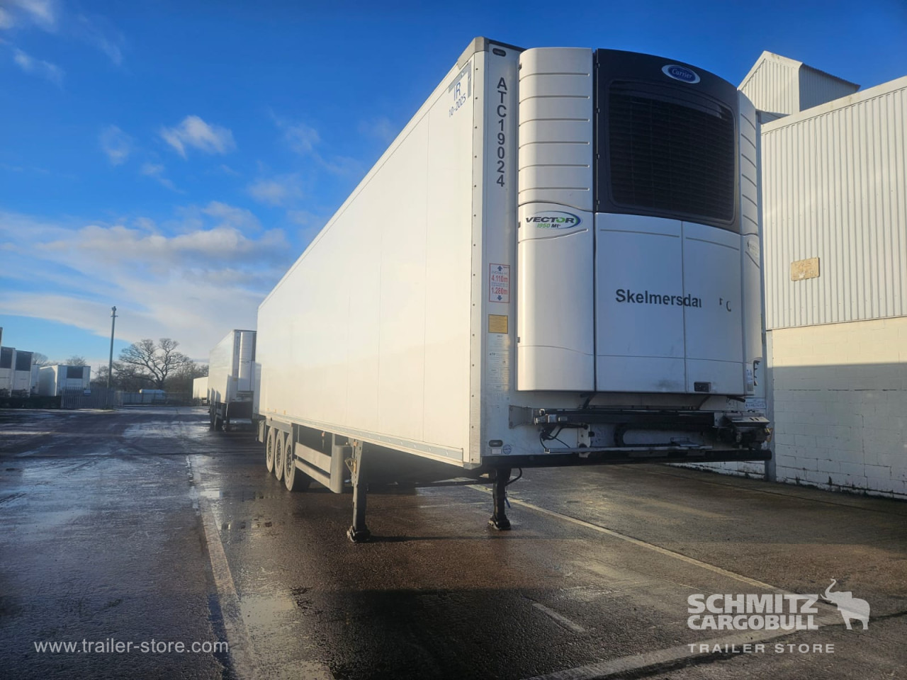 SCHMITZ Reefer Multitemp - Isothermal semi-trailer: picture 1 SCHMITZ Reefer Multitemp - Isothermal semi-trailer: picture 1