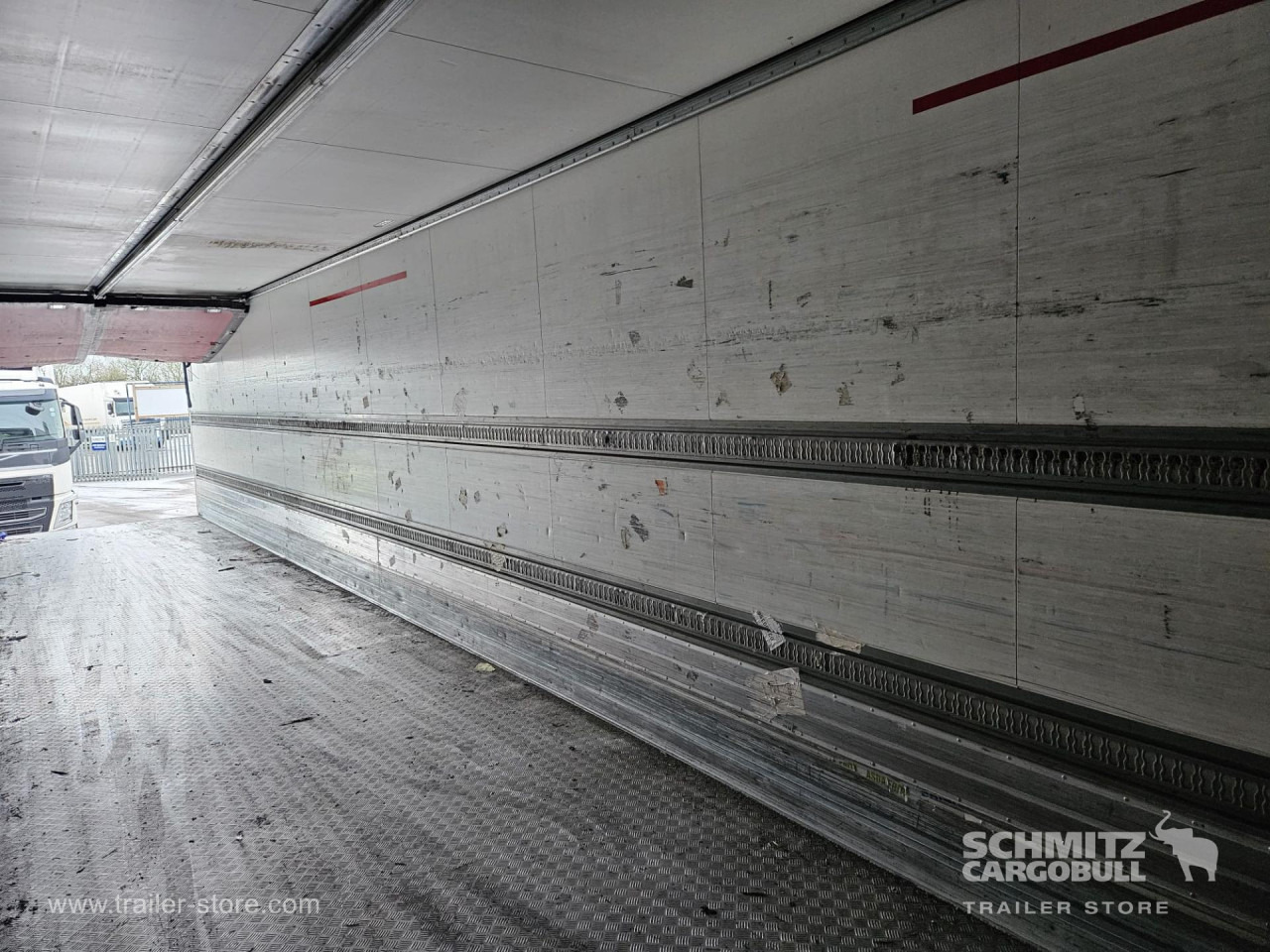 SCHMITZ Reefer Multitemp - Isothermal semi-trailer: picture 4 SCHMITZ Reefer Multitemp - Isothermal semi-trailer: picture 4