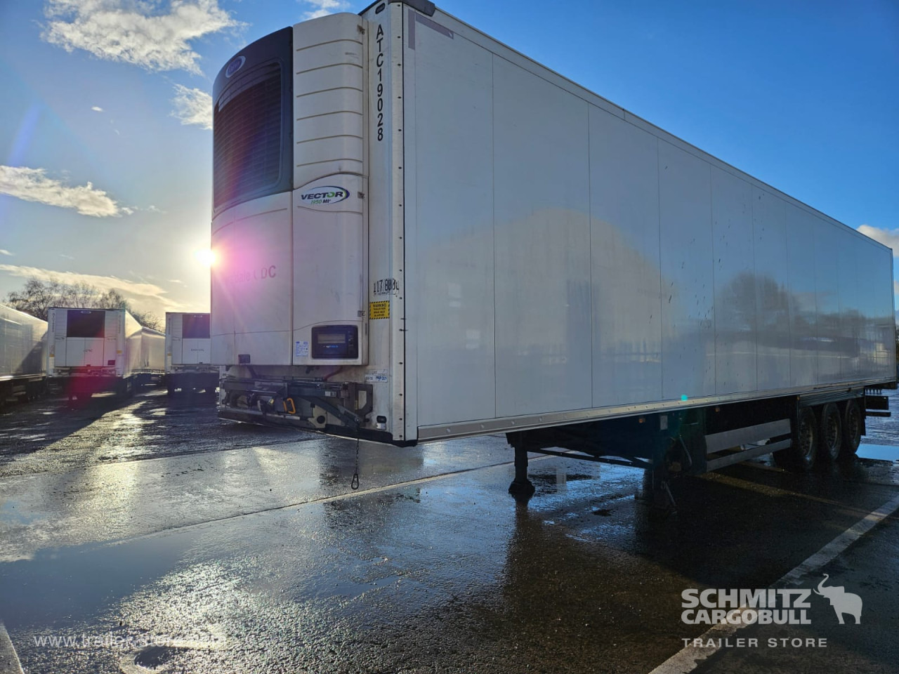 Isothermal semi-trailer SCHMITZ Reefer Multitemp: picture 11