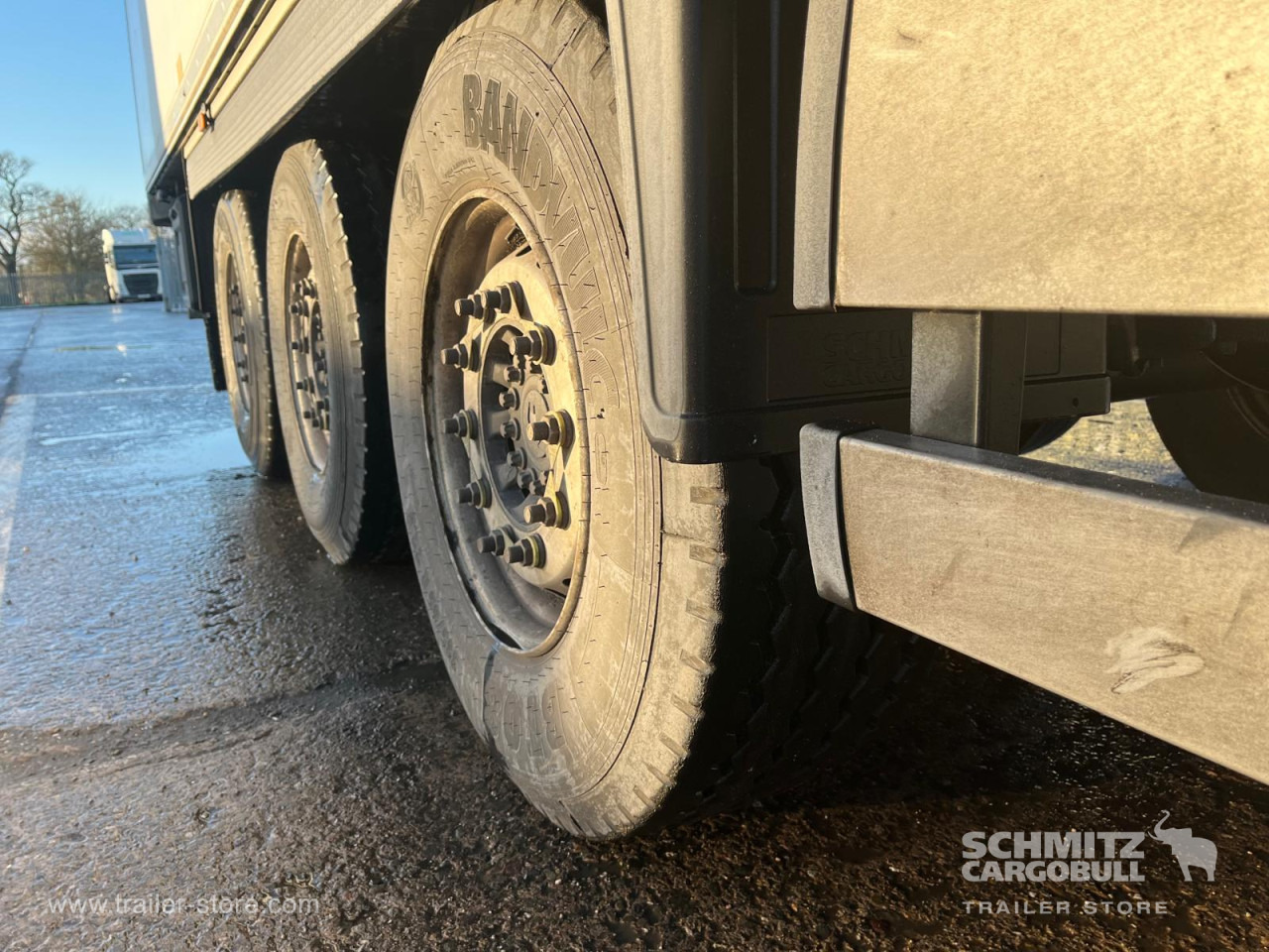 SCHMITZ Reefer Multitemp - Isothermal semi-trailer: picture 4 SCHMITZ Reefer Multitemp - Isothermal semi-trailer: picture 4