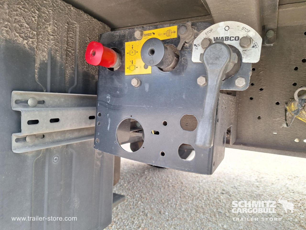 SCHMITZ Curtainsider Mega - Curtainsider semi-trailer: picture 5 SCHMITZ Curtainsider Mega - Curtainsider semi-trailer: picture 5