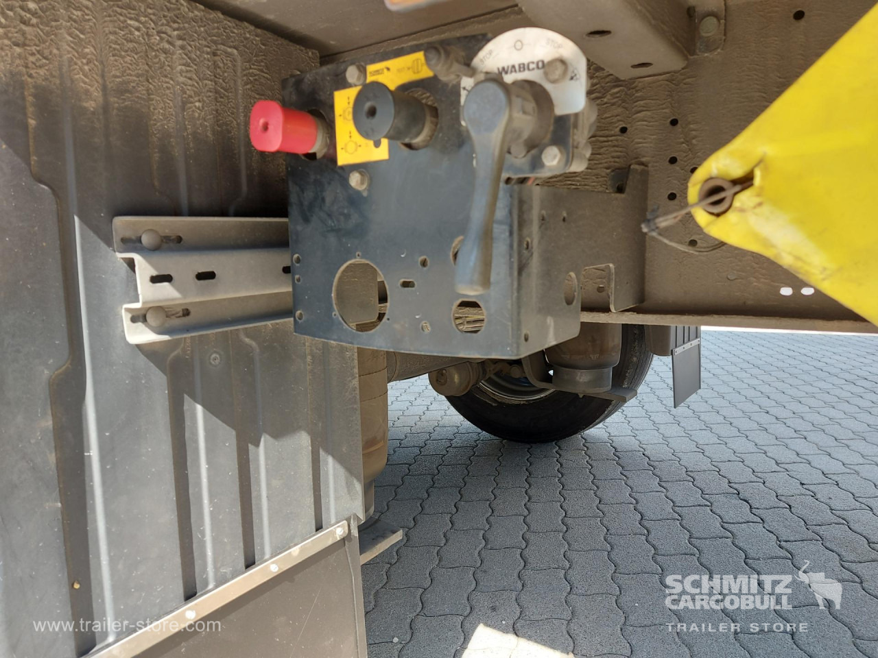 SCHMITZ Curtainsider Mega - Curtainsider semi-trailer: picture 4 SCHMITZ Curtainsider Mega - Curtainsider semi-trailer: picture 4