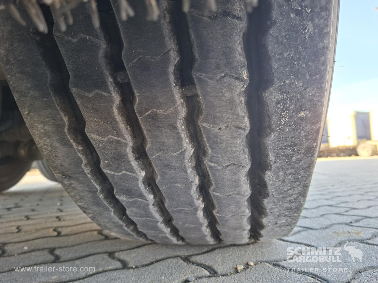 SCHMITZ Reefer Multitemp - Isothermal semi-trailer: picture 4 SCHMITZ Reefer Multitemp - Isothermal semi-trailer: picture 4