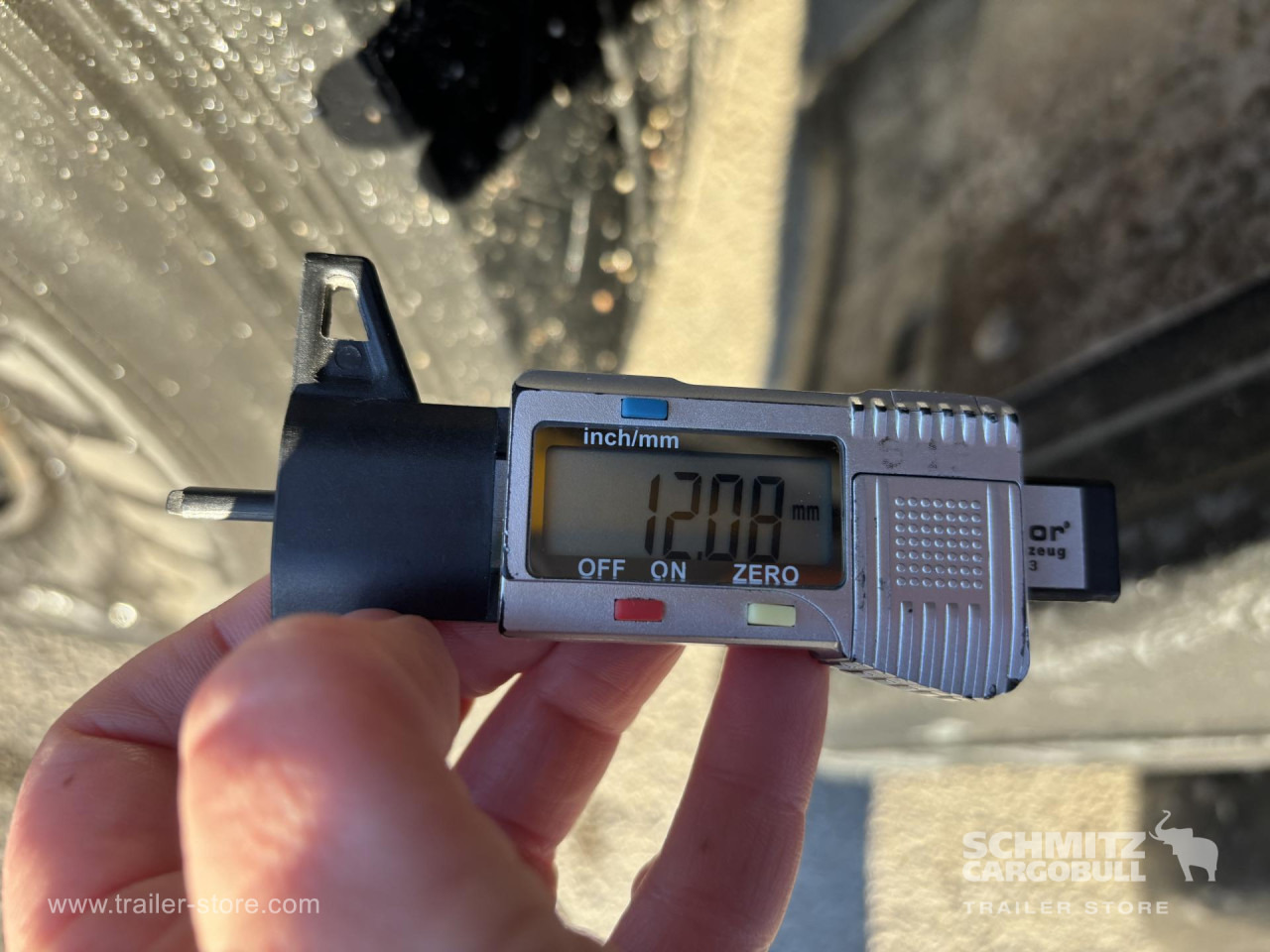 SCHMITZ Curtainsider Mega - Curtainsider semi-trailer: picture 2 SCHMITZ Curtainsider Mega - Curtainsider semi-trailer: picture 2