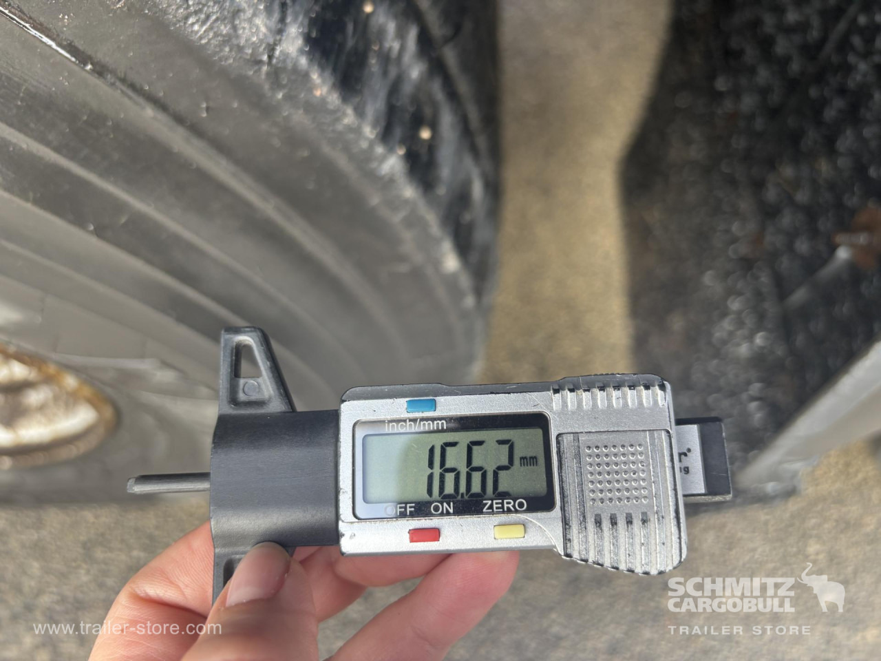 SCHMITZ Curtainsider Standard - Curtainsider semi-trailer: picture 3 SCHMITZ Curtainsider Standard - Curtainsider semi-trailer: picture 3