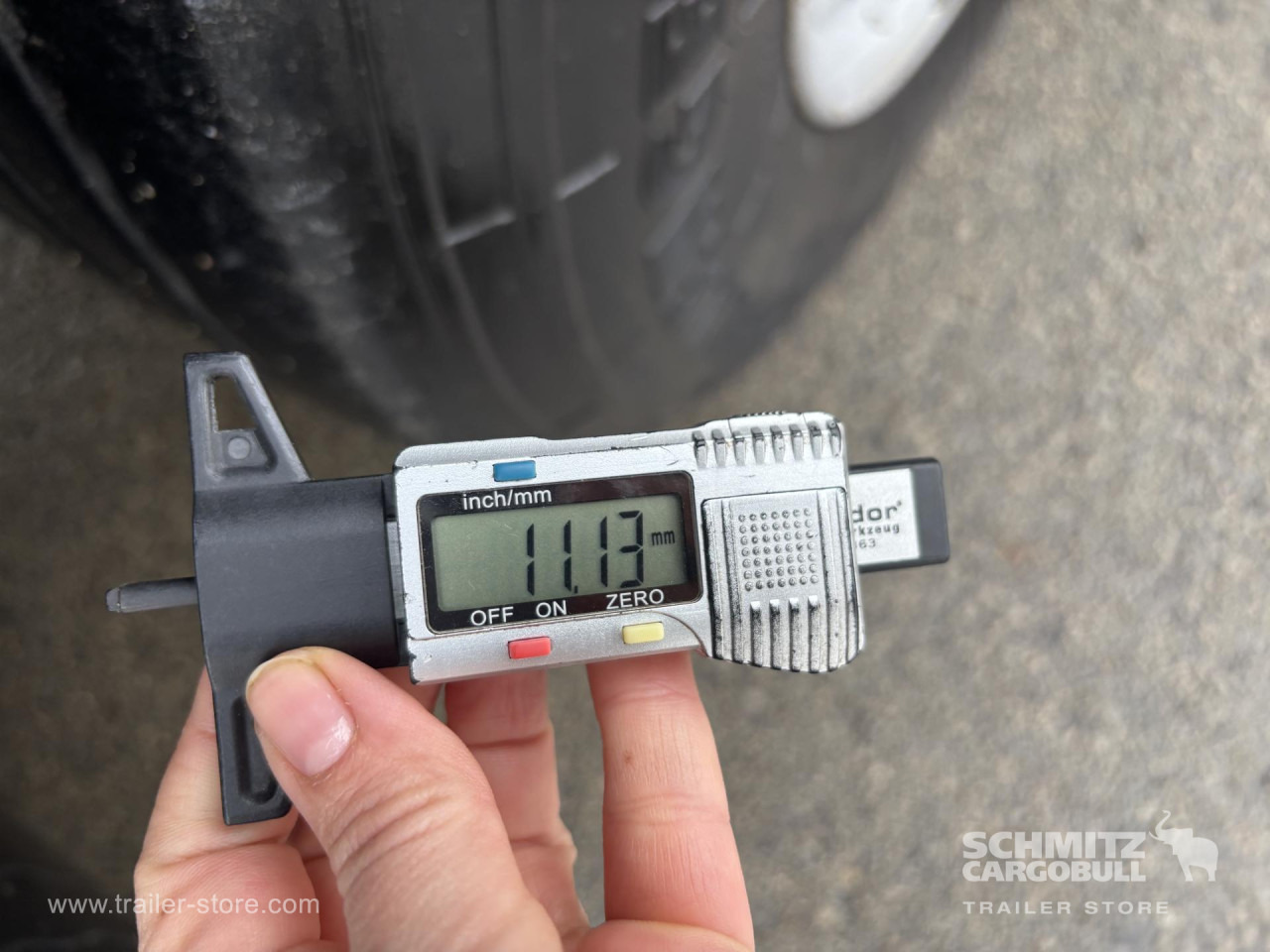 SCHMITZ Curtainsider Standard - Curtainsider semi-trailer: picture 4 SCHMITZ Curtainsider Standard - Curtainsider semi-trailer: picture 4