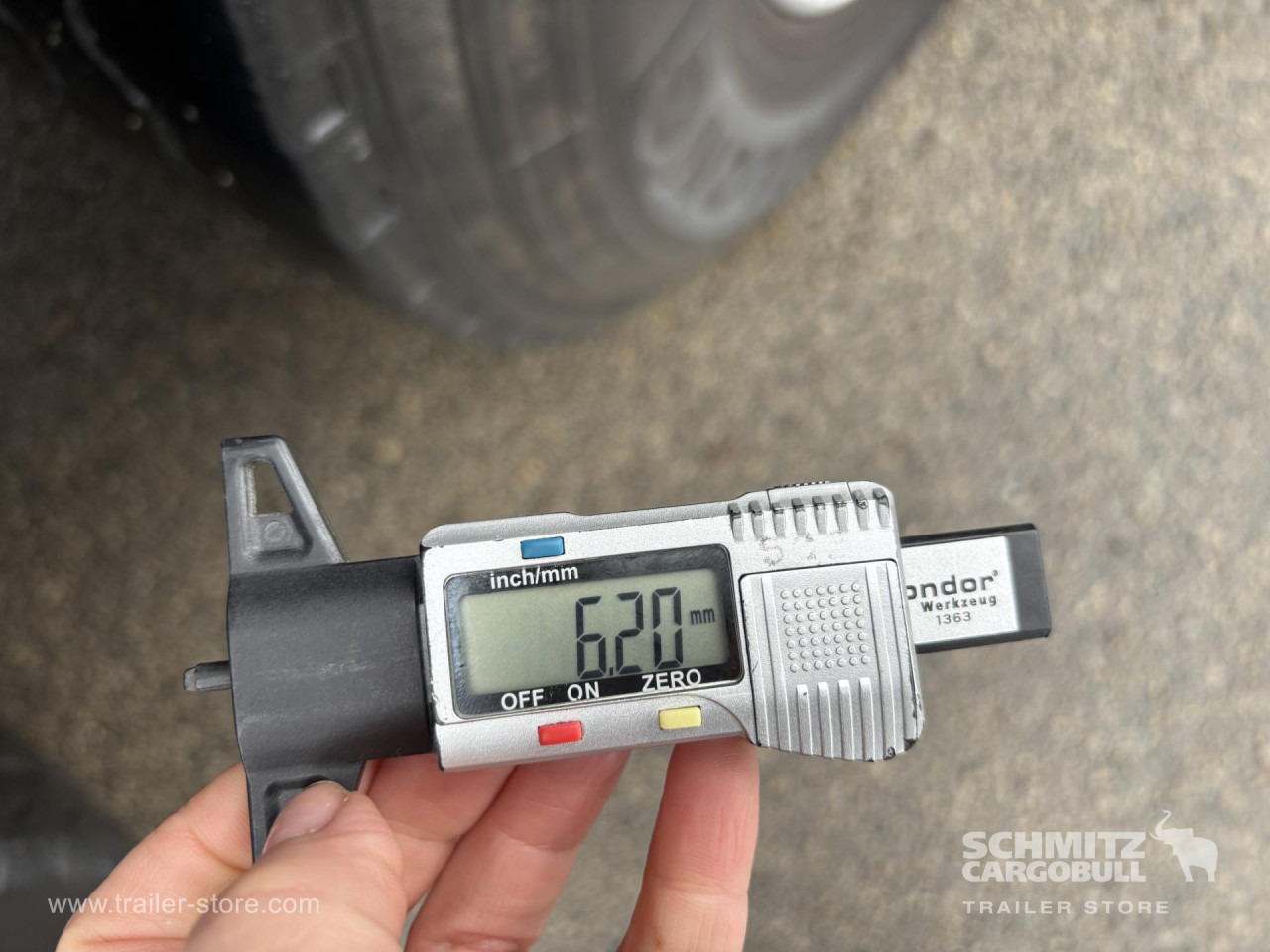 SCHMITZ Curtainsider Standard - Curtainsider semi-trailer: picture 3 SCHMITZ Curtainsider Standard - Curtainsider semi-trailer: picture 3