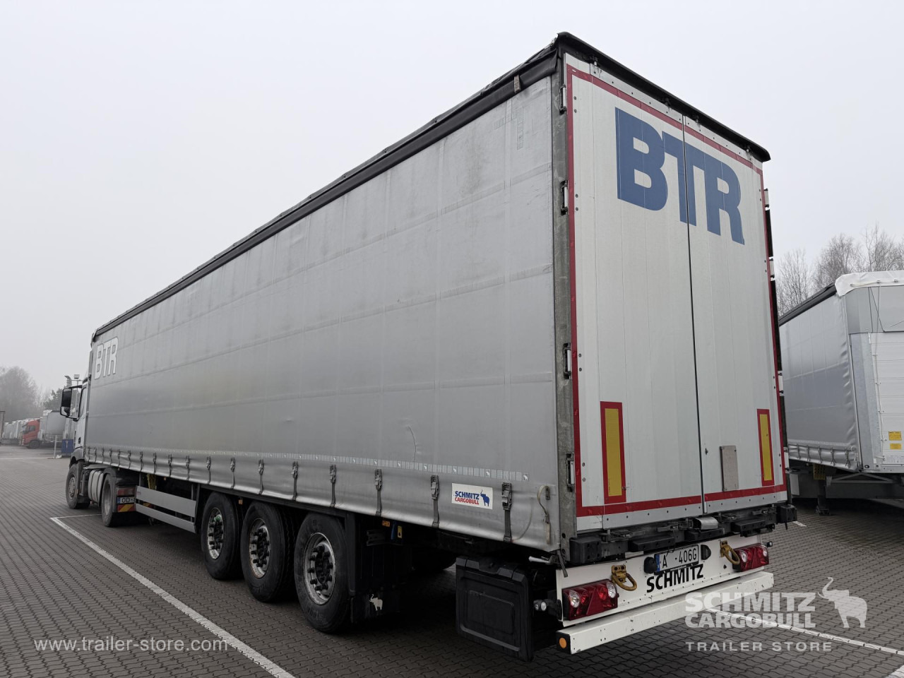 SCHMITZ Curtainsider Standard - Curtainsider semi-trailer: picture 3 SCHMITZ Curtainsider Standard - Curtainsider semi-trailer: picture 3