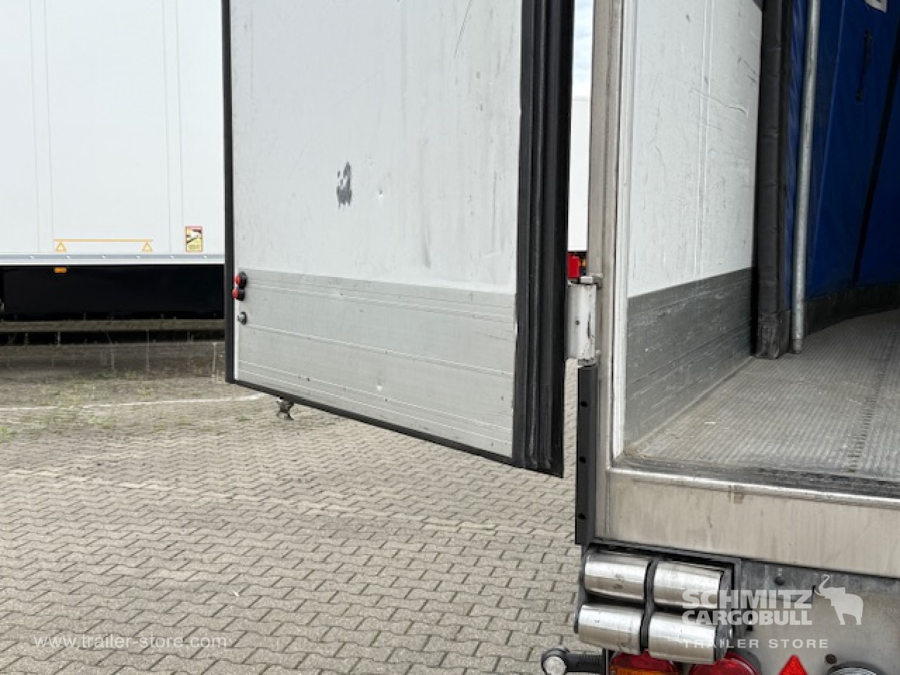 SCHMITZ Oplegger Vries Multitemp Taillift - Isothermal semi-trailer: picture 2 SCHMITZ Oplegger Vries Multitemp Taillift - Isothermal semi-trailer: picture 2