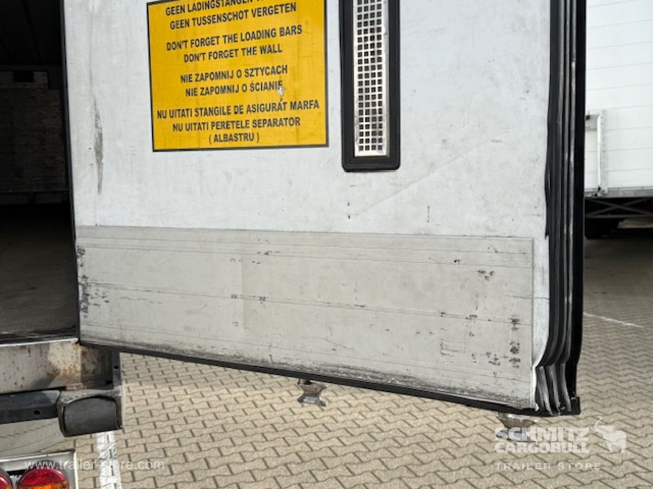 SCHMITZ Oplegger Vries Standard - Isothermal semi-trailer: picture 2 SCHMITZ Oplegger Vries Standard - Isothermal semi-trailer: picture 2