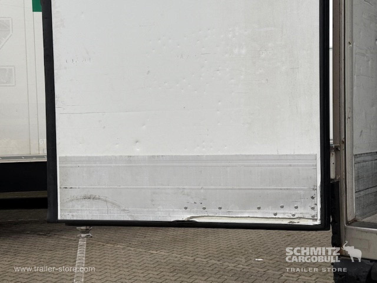 SCHMITZ Oplegger Vries Standard Taillift - Isothermal semi-trailer: picture 5 SCHMITZ Oplegger Vries Standard Taillift - Isothermal semi-trailer: picture 5