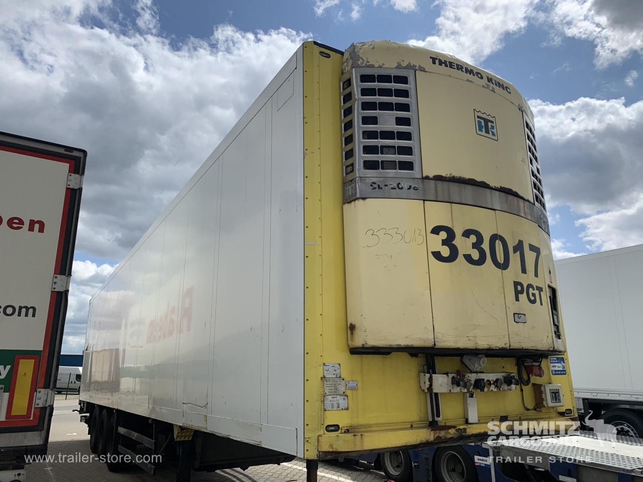 SCHMITZ Reefer Standard Taillift - Isothermal semi-trailer: picture 1 SCHMITZ Reefer Standard Taillift - Isothermal semi-trailer: picture 1