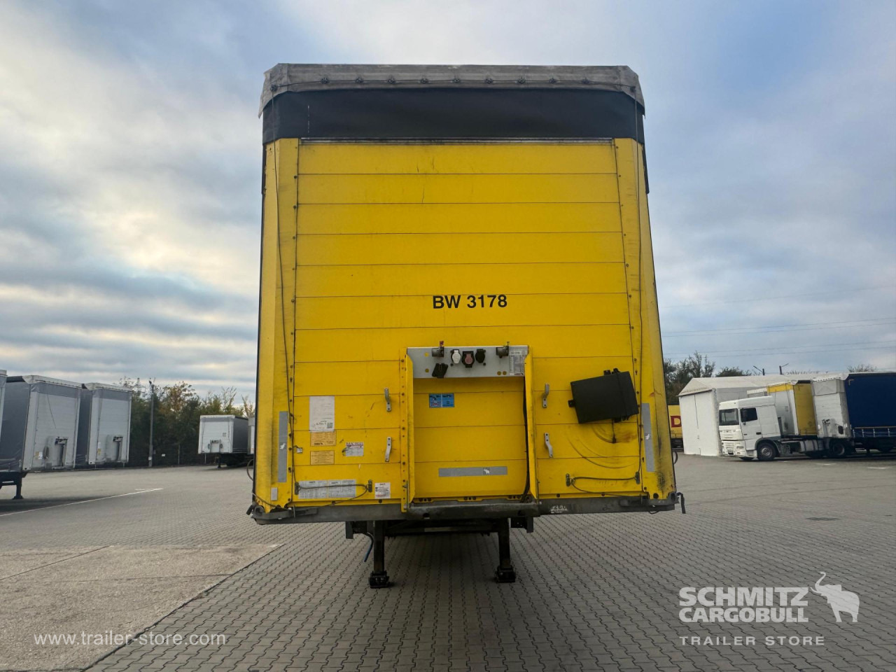 Curtainsider semi-trailer SCHMITZ Curtainsider Standard: picture 9 Curtainsider semi-trailer SCHMITZ Curtainsider Standard: picture 9