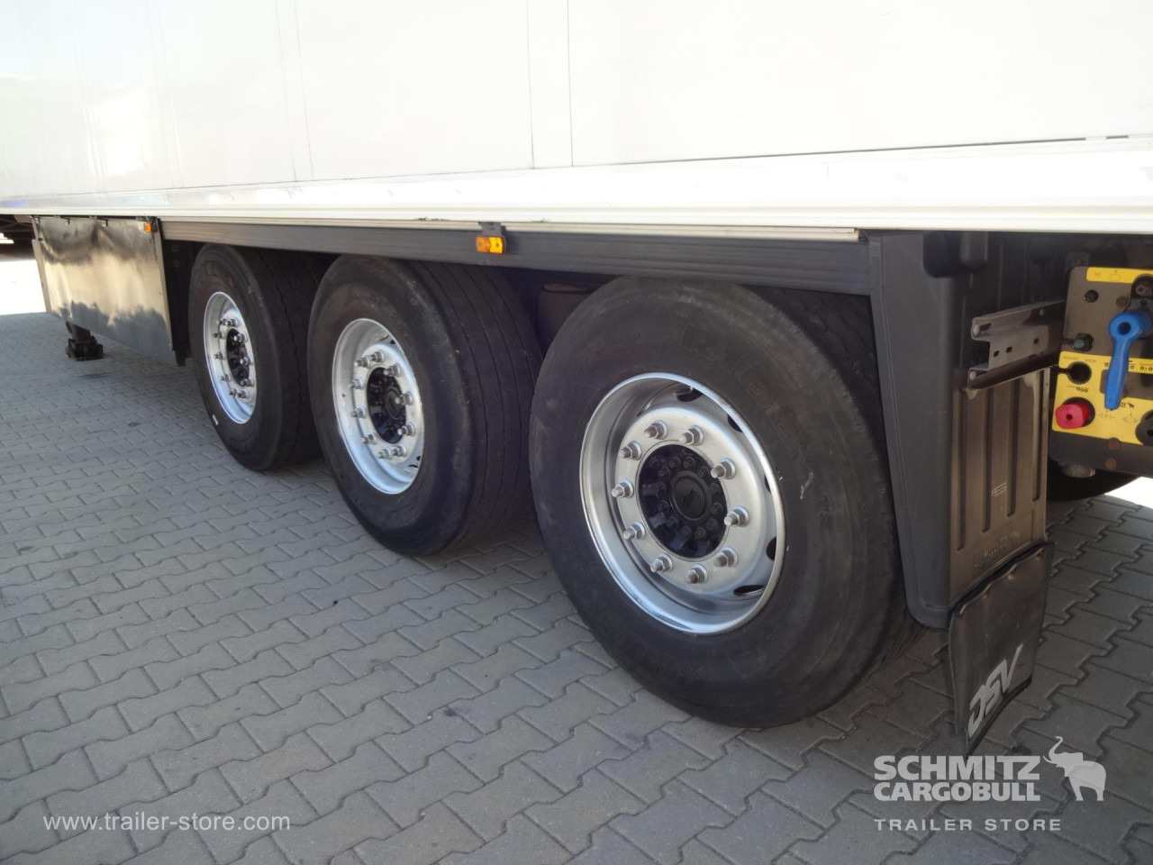 Isothermal semi-trailer SCHMITZ Reefer Standard Double deck: picture 12 Isothermal semi-trailer SCHMITZ Reefer Standard Double deck: picture 12