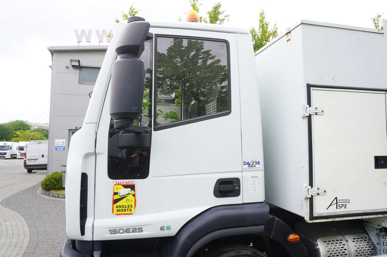 Tow truck Iveco Eurocargo 150 E25 / 90 tho. km !!! / Tow truck: picture 18