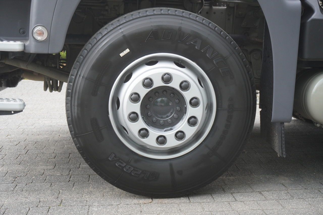 Tow truck for transportation of heavy machinery MAN TGS 35.360 E5 8x2 / FASSI F165 / 5.4 T cap. / 8.25 m reach: picture 20