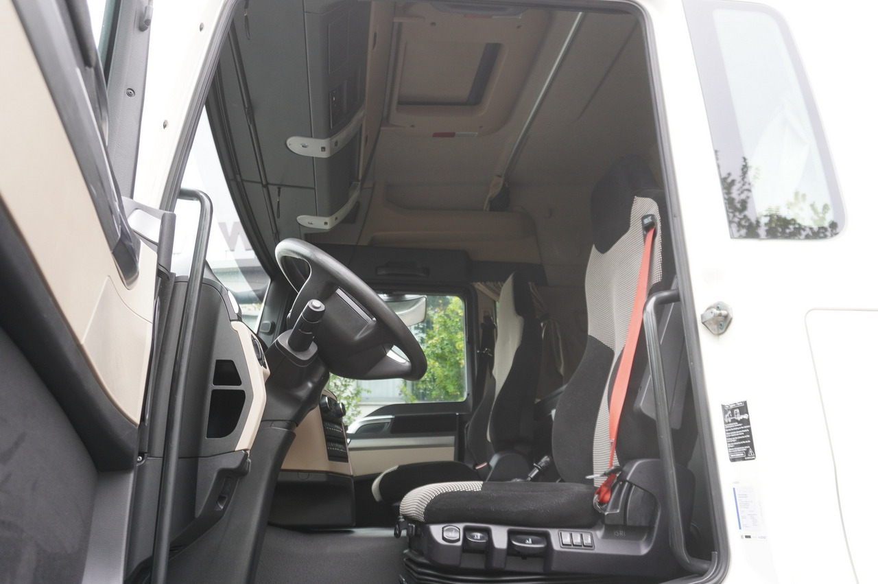 Leasing of MAN TGS 35.420 8×2 / NEW septic barrel 13000 L / 3 steered axles MAN TGS 35.420 8×2 / NEW septic barrel 13000 L / 3 steered axles: picture 18 Leasing of MAN TGS 35.420 8×2 / NEW septic barrel 13000 L / 3 steered axles MAN TGS 35.420 8×2 / NEW septic barrel 13000 L / 3 steered axles: picture 18