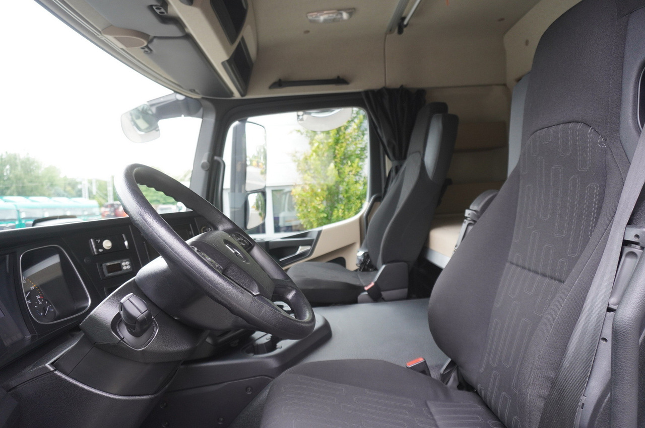 Refrigerator truck MERCEDES-BENZ Actros 1824 / Refrigerator 22 EPAL / Carrier Supra 950 / Sleeping cabin: picture 16