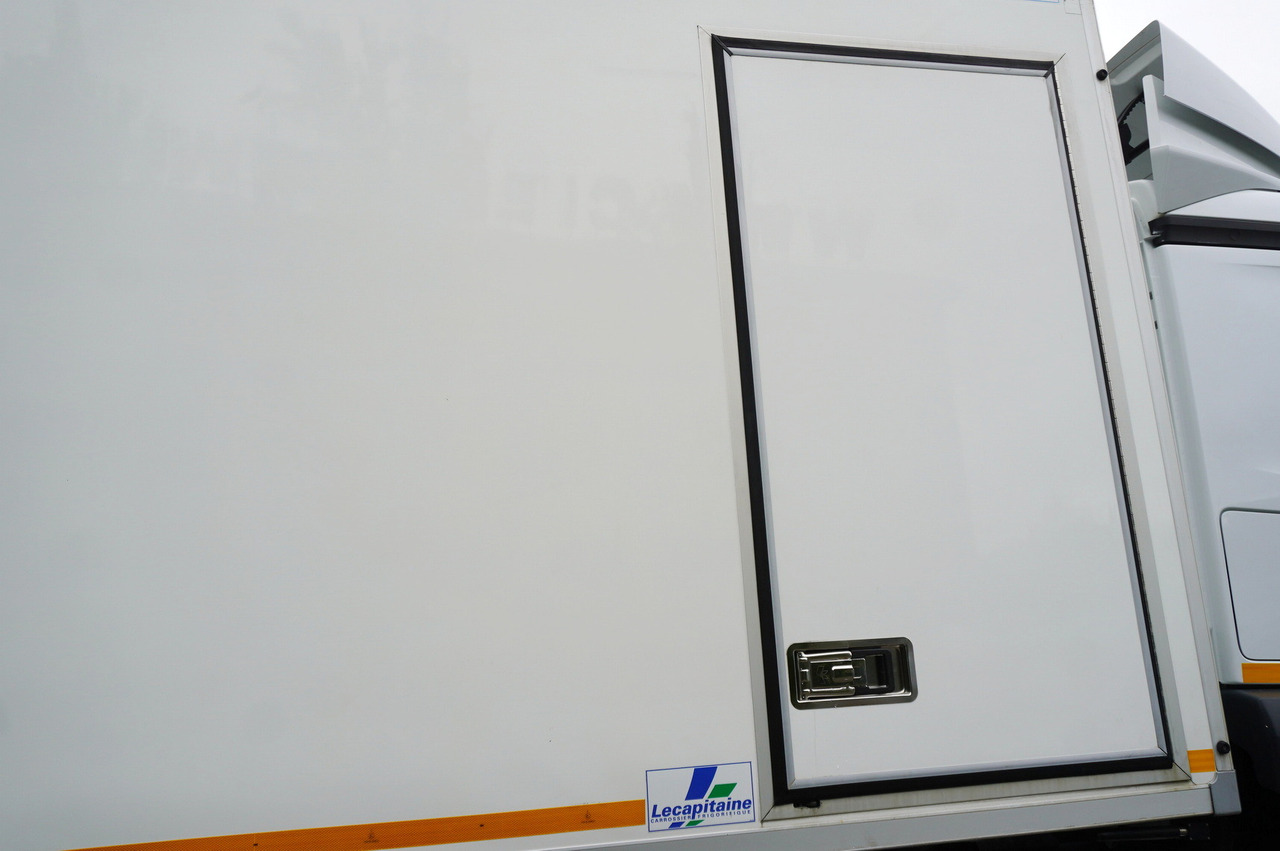 Refrigerator truck MERCEDES-BENZ Actros 1824 / Refrigerator 22 EPAL / Carrier Supra 950 / Sleeping cabin: picture 9