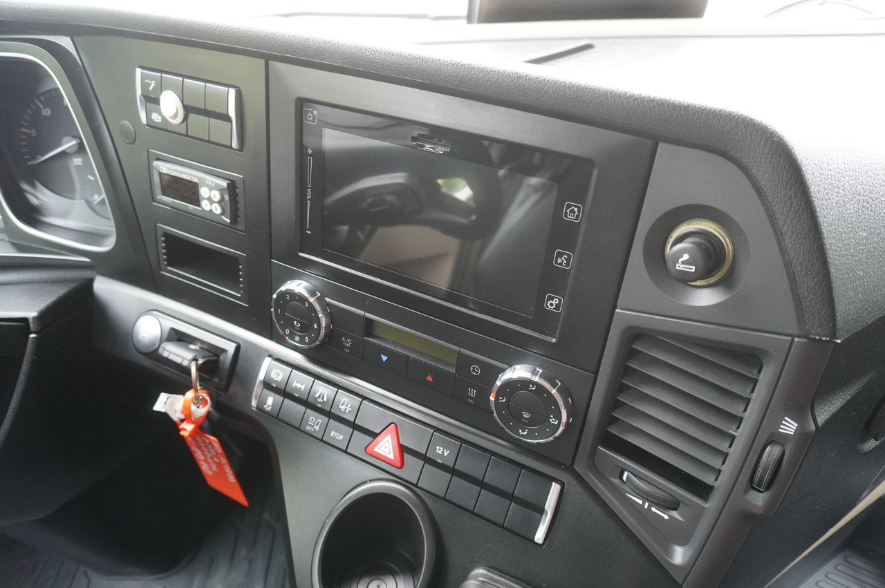 Refrigerator truck MERCEDES-BENZ Actros 1824 / Refrigerator 22 EPAL / Carrier Supra 950 / Sleeping cabin: picture 22