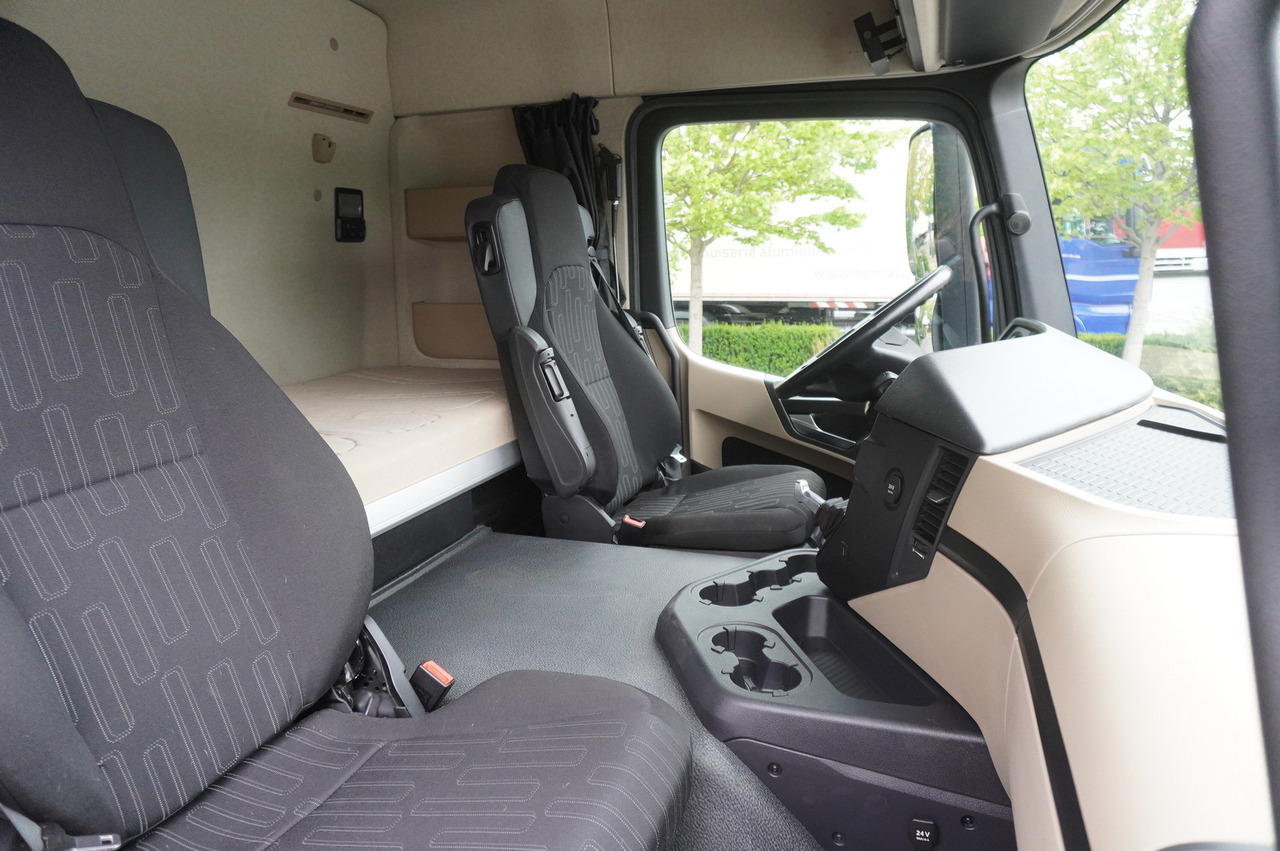 Refrigerator truck MERCEDES-BENZ Actros 1824 / Refrigerator 22 EPAL / Carrier Supra 950 / Sleeping cabin: picture 27