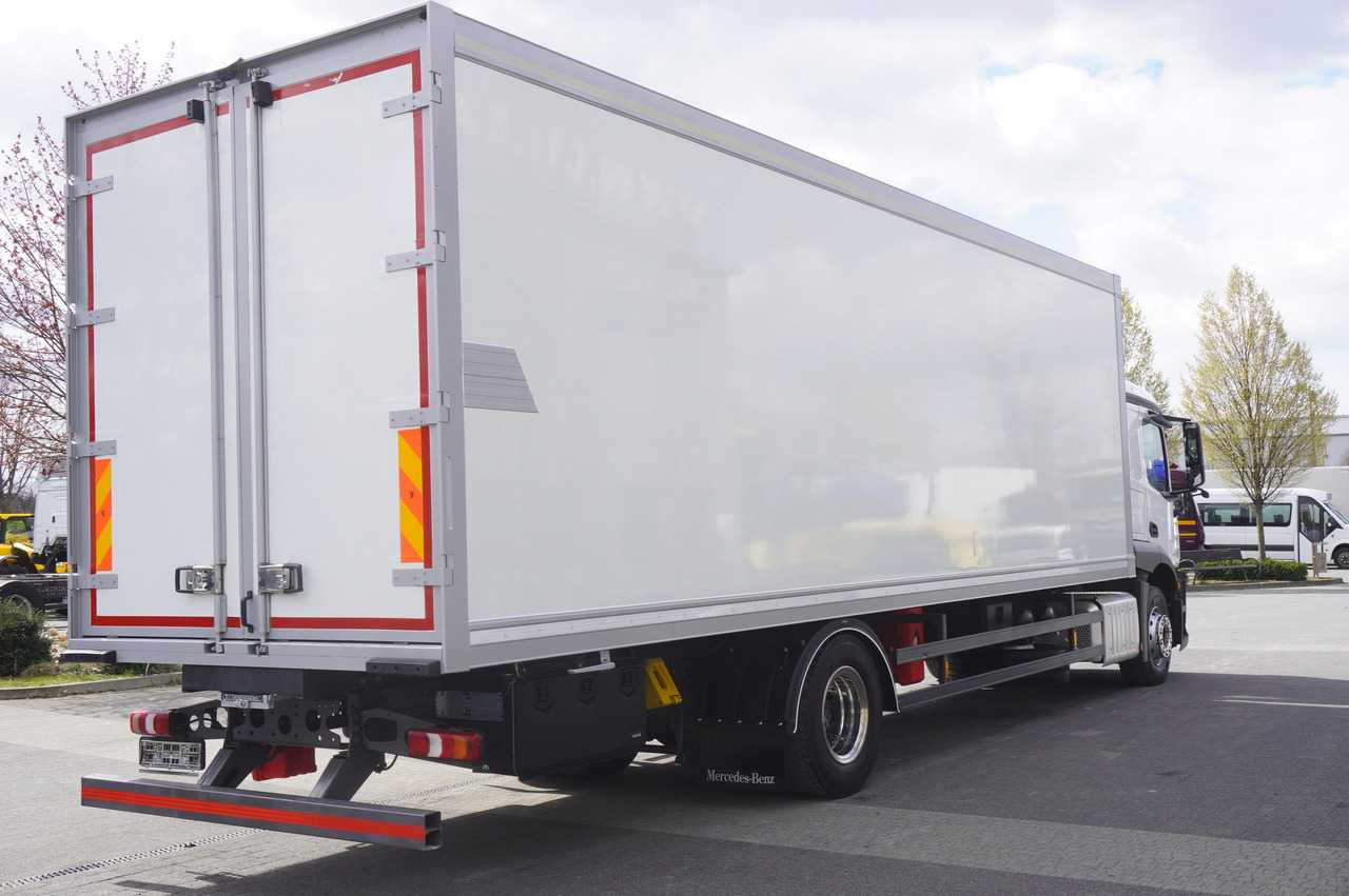 MERCEDES-BENZ Actros 1824 / Refrigerator / Carrier Supra 1250 / Sleeping cabin - Refrigerator truck: picture 3 MERCEDES-BENZ Actros 1824 / Refrigerator / Carrier Supra 1250 / Sleeping cabin - Refrigerator truck: picture 3