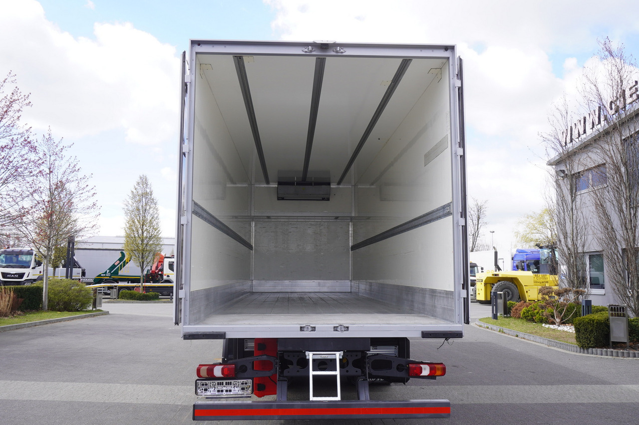 MERCEDES-BENZ Actros 1824 / Refrigerator / Carrier Supra 1250 / Sleeping cabin - Refrigerator truck: picture 4 MERCEDES-BENZ Actros 1824 / Refrigerator / Carrier Supra 1250 / Sleeping cabin - Refrigerator truck: picture 4