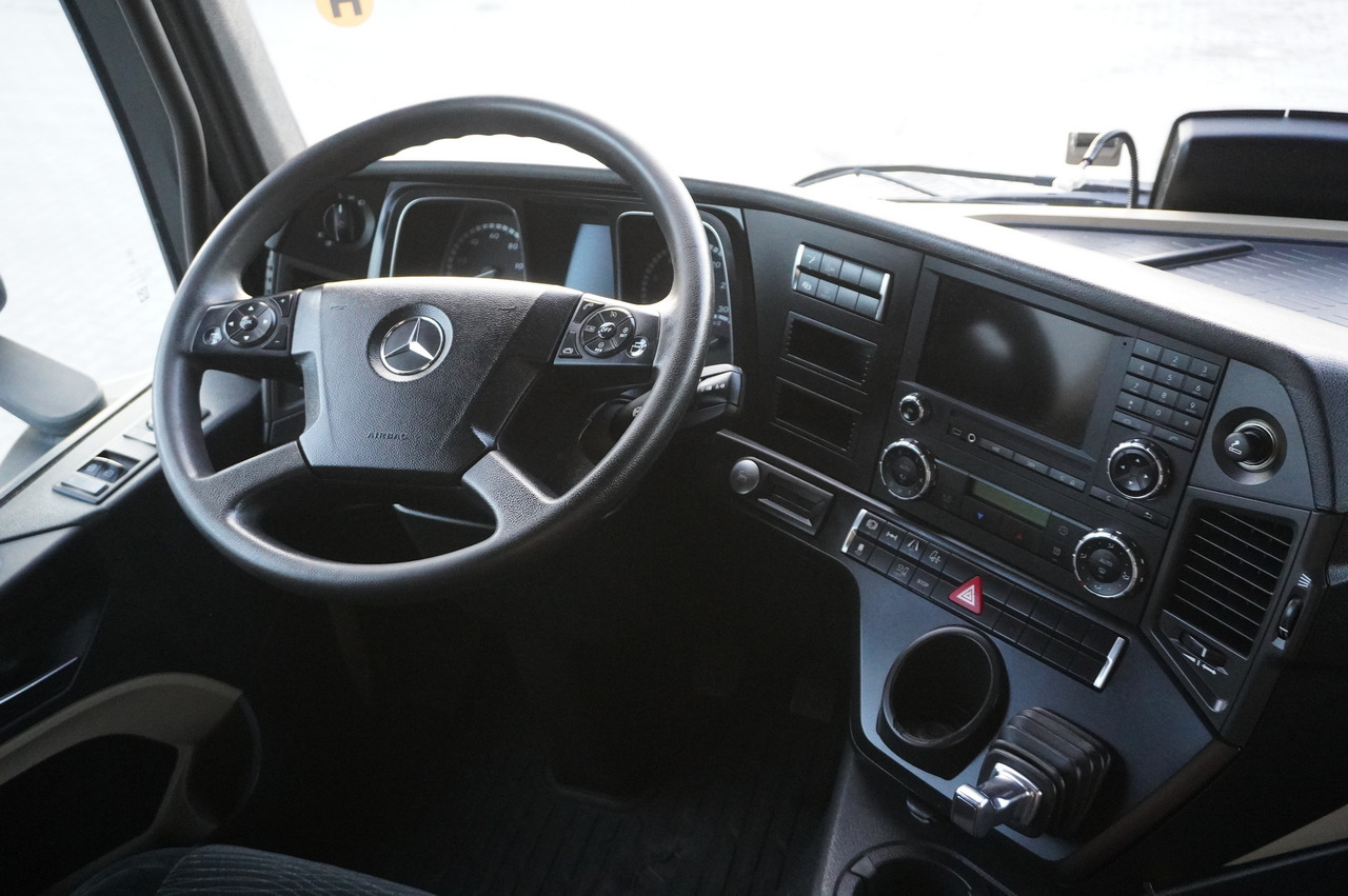 Curtainsider truck MERCEDES-BENZ Actros 1830 4x2 E6 / Curtainsider 18 EPAL / Sleeper cab: picture 22 Curtainsider truck MERCEDES-BENZ Actros 1830 4x2 E6 / Curtainsider 18 EPAL / Sleeper cab: picture 22