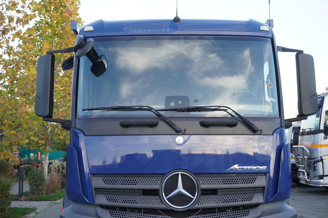 Curtainsider truck MERCEDES-BENZ Actros 1830 4x2 E6 / Curtainsider 18 EPAL / Sleeper cab: picture 9 Curtainsider truck MERCEDES-BENZ Actros 1830 4x2 E6 / Curtainsider 18 EPAL / Sleeper cab: picture 9