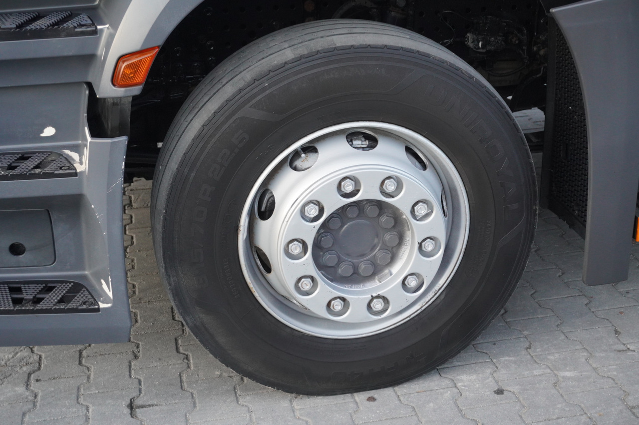 Curtainsider truck MERCEDES-BENZ Actros 1830 4x2 E6 / Curtainsider 18 EPAL / Sleeper cab: picture 17 Curtainsider truck MERCEDES-BENZ Actros 1830 4x2 E6 / Curtainsider 18 EPAL / Sleeper cab: picture 17