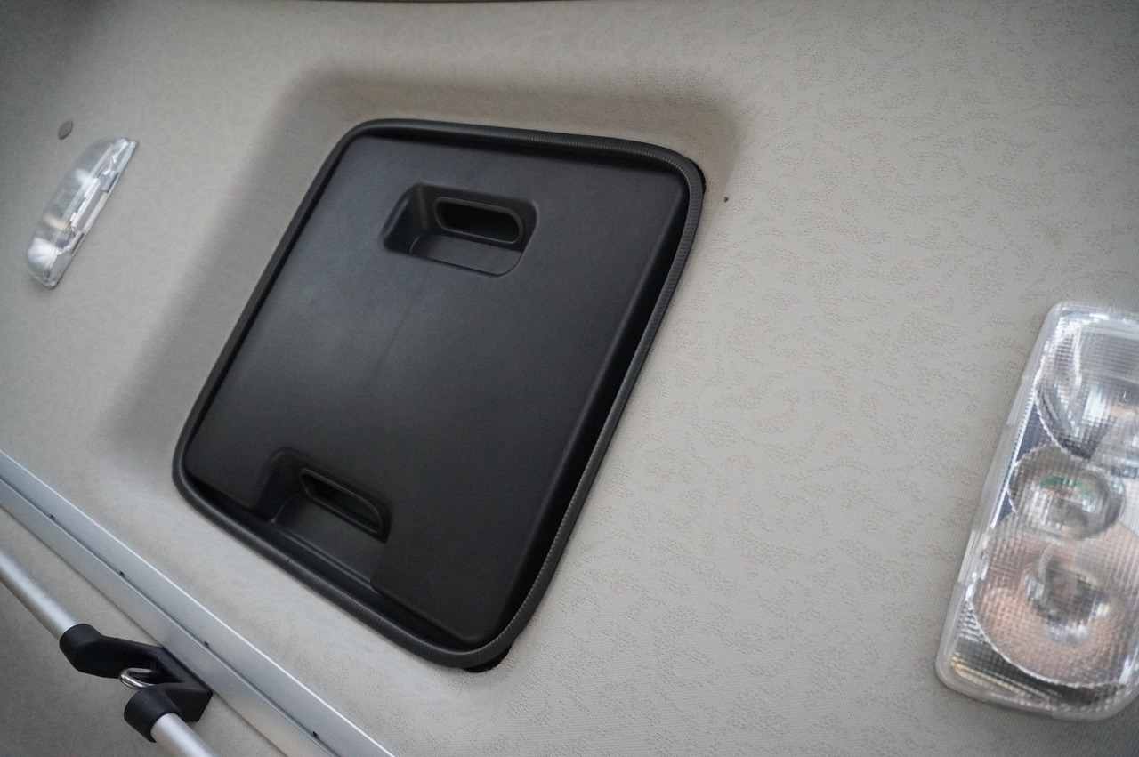 Curtainsider truck MERCEDES-BENZ Actros 1830 4x2 E6 / Curtainsider 18 EPAL / Sleeper cab: picture 29 Curtainsider truck MERCEDES-BENZ Actros 1830 4x2 E6 / Curtainsider 18 EPAL / Sleeper cab: picture 29