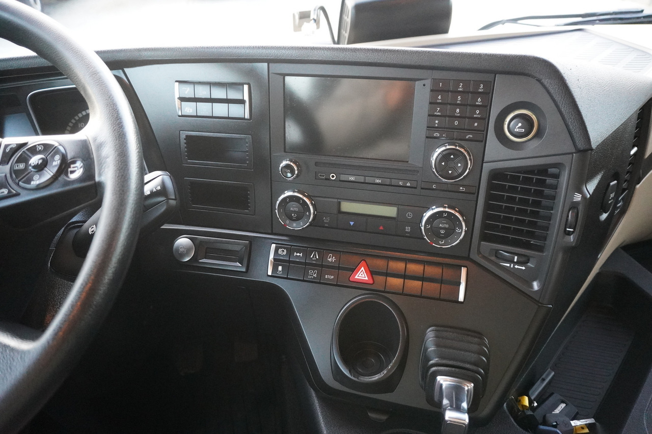 Curtainsider truck MERCEDES-BENZ Actros 1830 4x2 E6 / Curtainsider 18 EPAL / Sleeper cab: picture 26 Curtainsider truck MERCEDES-BENZ Actros 1830 4x2 E6 / Curtainsider 18 EPAL / Sleeper cab: picture 26