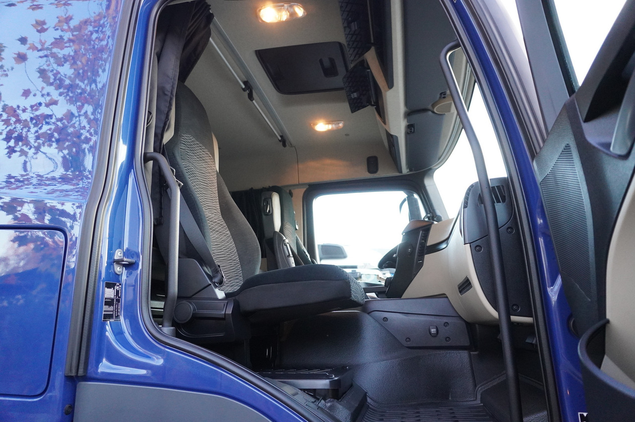 Curtainsider truck MERCEDES-BENZ Actros 1830 4x2 E6 / Curtainsider 18 EPAL / Sleeper cab: picture 30 Curtainsider truck MERCEDES-BENZ Actros 1830 4x2 E6 / Curtainsider 18 EPAL / Sleeper cab: picture 30