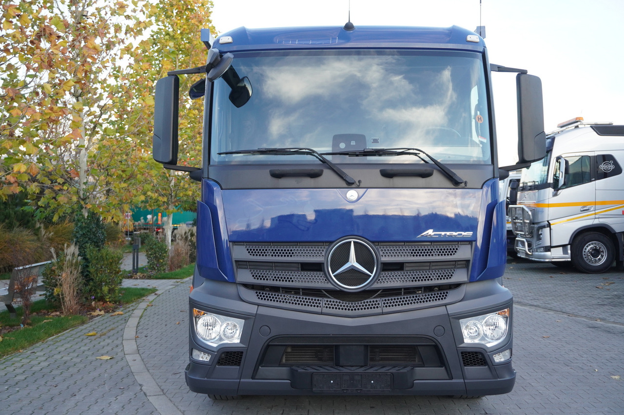 Curtainsider truck MERCEDES-BENZ Actros 1830 4x2 E6 / Curtainsider 18 EPAL / Sleeper cab: picture 8 Curtainsider truck MERCEDES-BENZ Actros 1830 4x2 E6 / Curtainsider 18 EPAL / Sleeper cab: picture 8