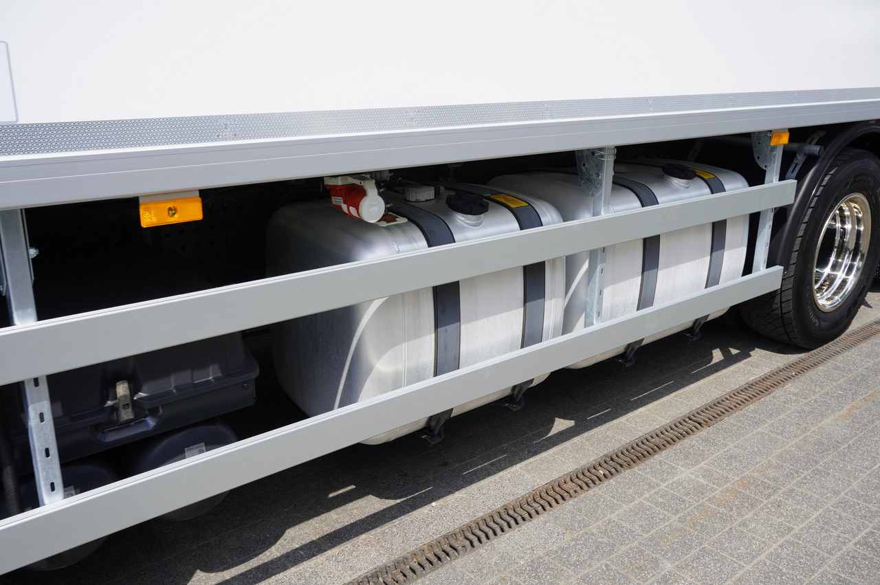 New Refrigerator truck MERCEDES-BENZ Actros 2545 MP5 6×2 E6 / NEW Igloocar refrigerator / 19 pallets: picture 6