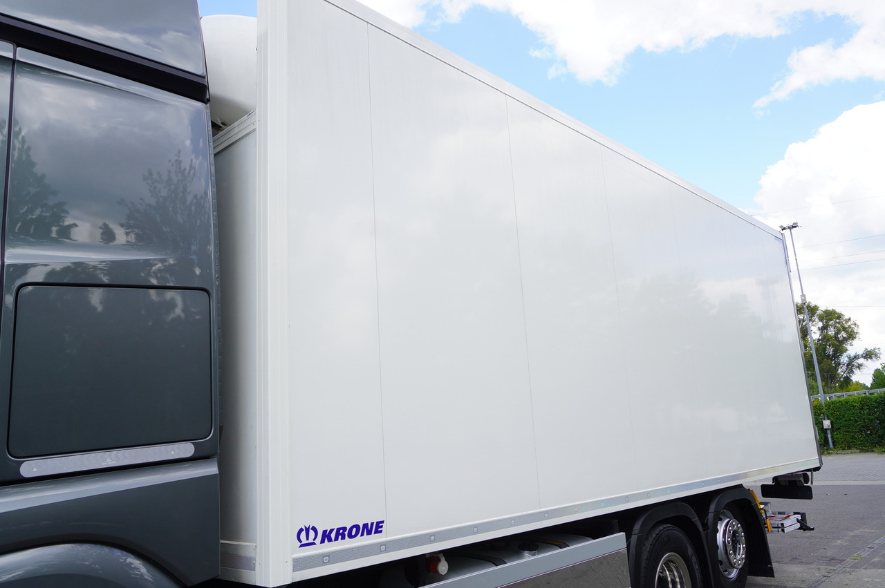 Refrigerator truck MERCEDES-BENZ Actros 2548 MP5 / Krone Refrigerator Multitemperature / Doppelstock 36 EPAL / GIGA Space cabin: picture 11