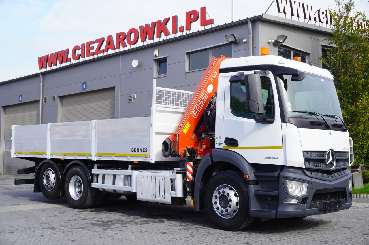 Crane truck MERCEDES-BENZ Antos 2540 / Flatbed 15 EPAL / Fassi F165 / 6.1 t / 8 m reach / remote control / rotator / 1600 MTH / steered axle: picture 8 Crane truck MERCEDES-BENZ Antos 2540 / Flatbed 15 EPAL / Fassi F165 / 6.1 t / 8 m reach / remote control / rotator / 1600 MTH / steered axle: picture 8
