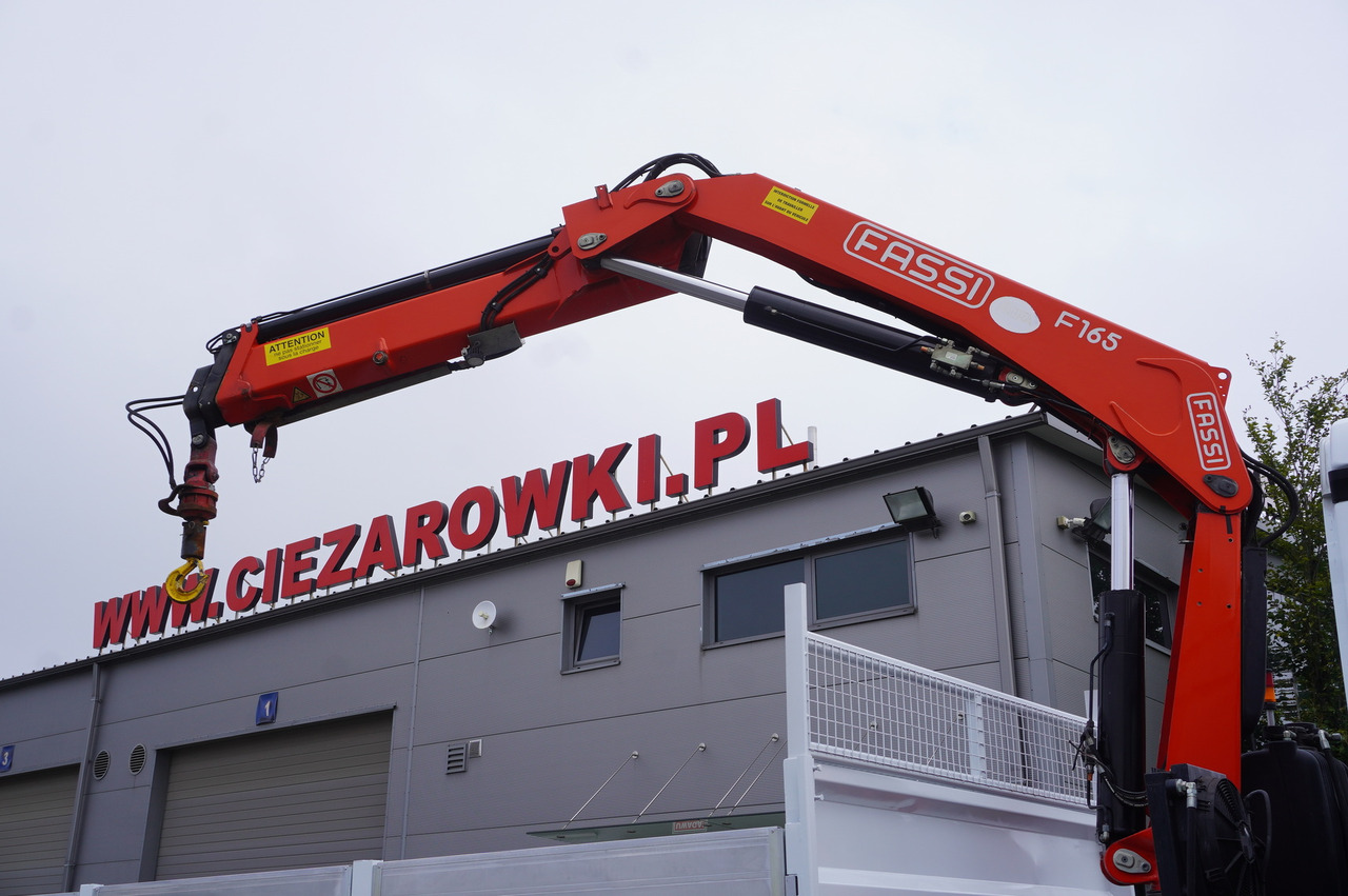 Crane truck MERCEDES-BENZ Antos 2540 / Flatbed 15 EPAL / Fassi F165 / 6.1 t / 8 m reach / remote control / rotator / 1600 MTH / steered axle: picture 14 Crane truck MERCEDES-BENZ Antos 2540 / Flatbed 15 EPAL / Fassi F165 / 6.1 t / 8 m reach / remote control / rotator / 1600 MTH / steered axle: picture 14