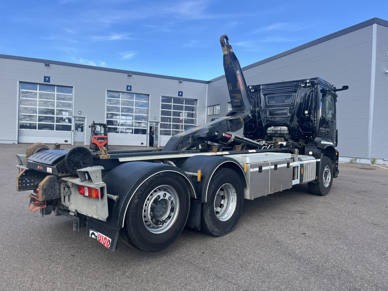 MERCEDES-BENZ Arocs 2543 6x2*4 / 21t Hooklift HIAB ULT21Z56 / 2022 - Hook lift truck: picture 3 MERCEDES-BENZ Arocs 2543 6x2*4 / 21t Hooklift HIAB ULT21Z56 / 2022 - Hook lift truck: picture 3