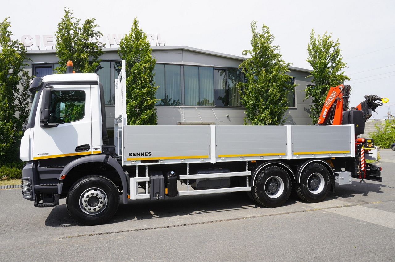 MERCEDES-BENZ Arocs 2633 flatbed truck / Crane FASSI F155A.0.23 / REMOTE CONTROL / 230,000 km - Crane truck: picture 4 MERCEDES-BENZ Arocs 2633 flatbed truck / Crane FASSI F155A.0.23 / REMOTE CONTROL / 230,000 km - Crane truck: picture 4