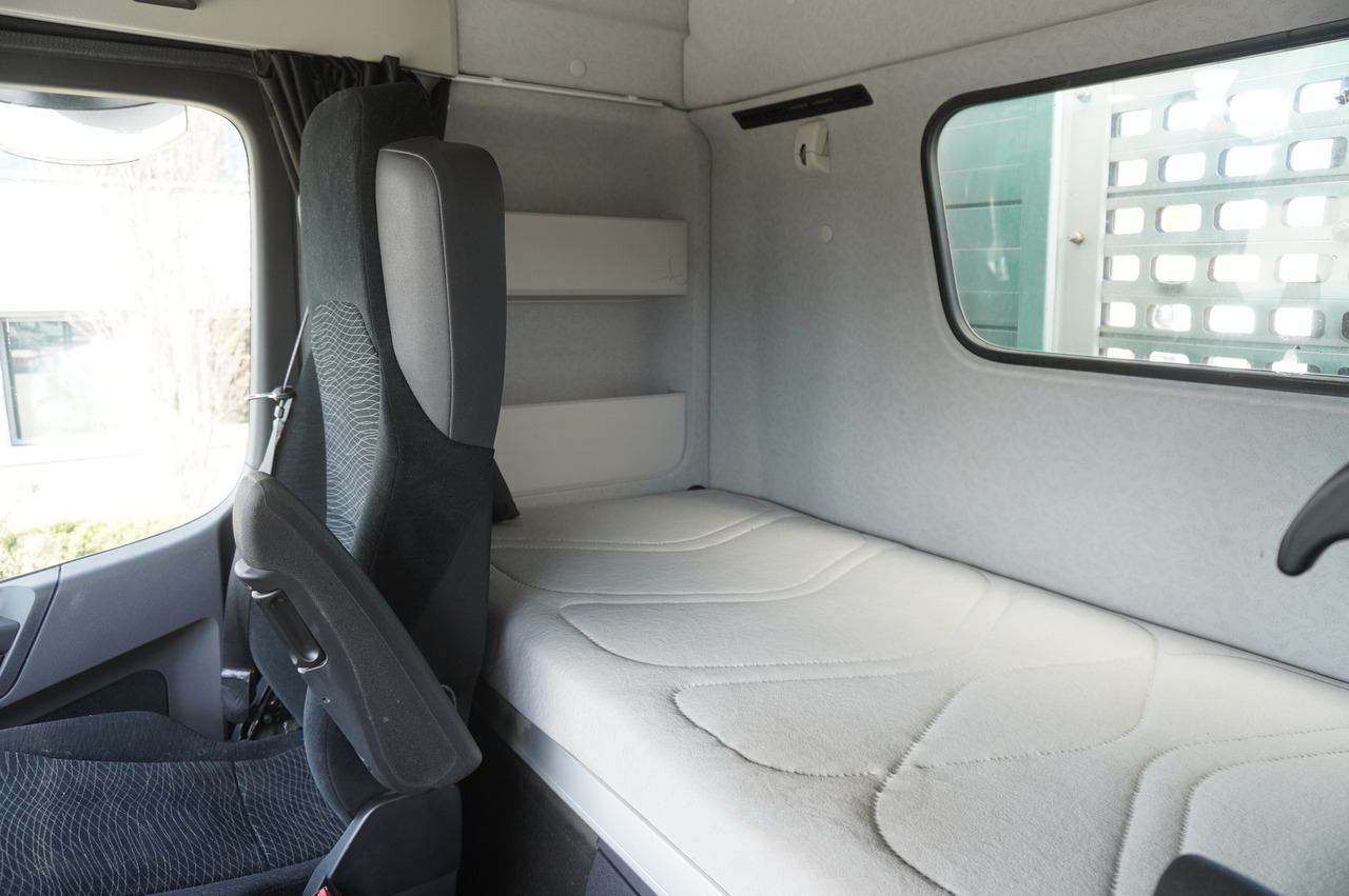 Leasing of Mercedes-Benz Arocs 3563 8 × 4 / 630 HP / steered axle / Logging superstructure Mercedes-Benz Arocs 3563 8 × 4 / 630 HP / steered axle / Logging superstructure: picture 22